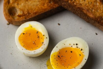 Loi-ich-cua-viec-an-trung-buoi-sang