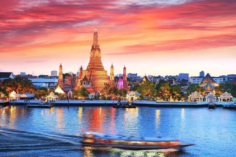 Chua-Binh-Minh-Wat-Arun